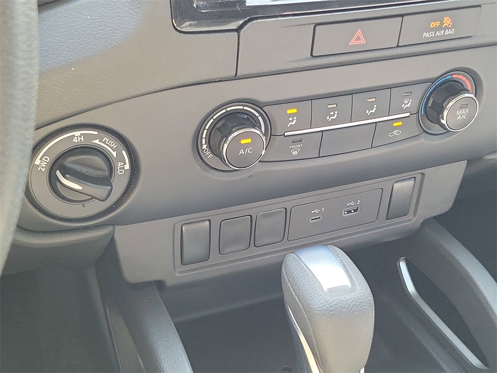 2022 Cardinal Red Tricoat Nissan Frontier SV 4X4 Truck