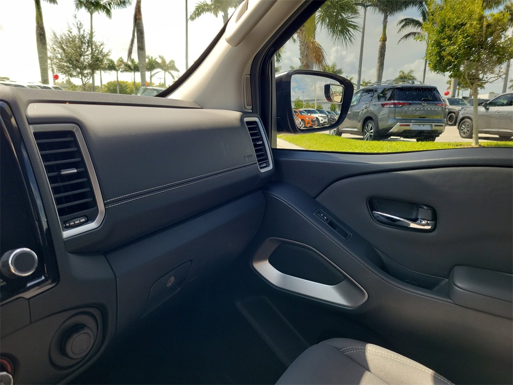 2022 Cardinal Red Tricoat Nissan Frontier SV 4X4 Truck