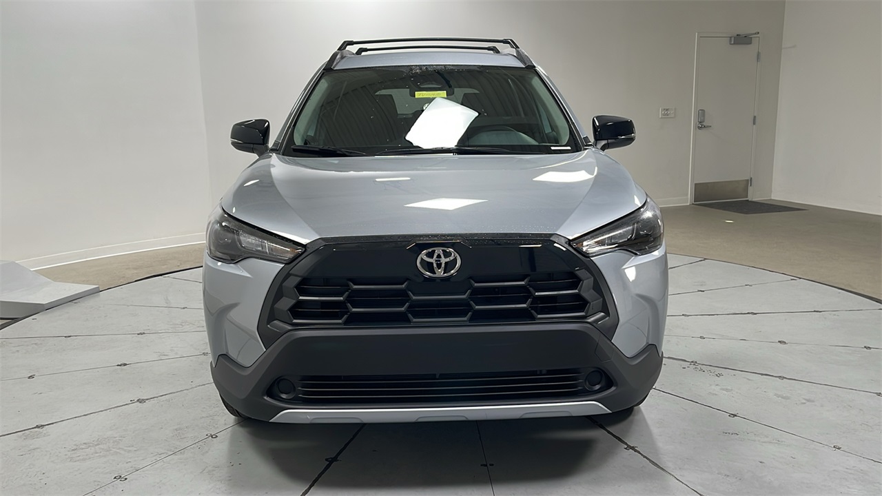2026 Toyota Corolla Cross LE photo 2