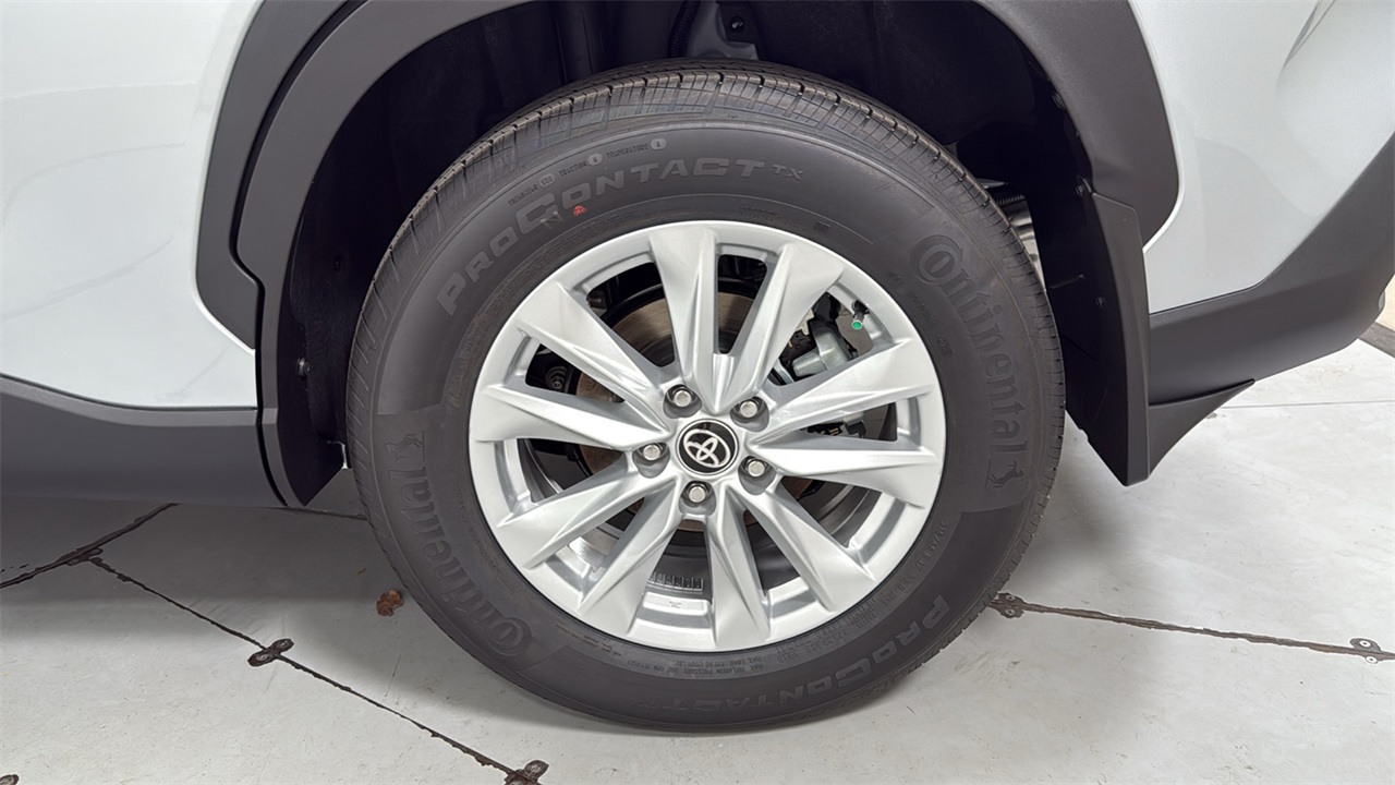 2026 Toyota Corolla Cross LE photo 23