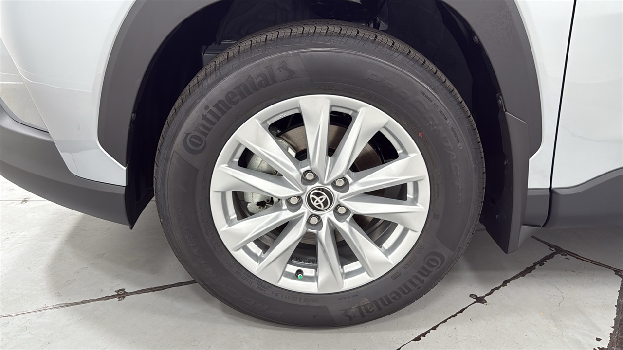 2026 Toyota Corolla Cross LE photo 24