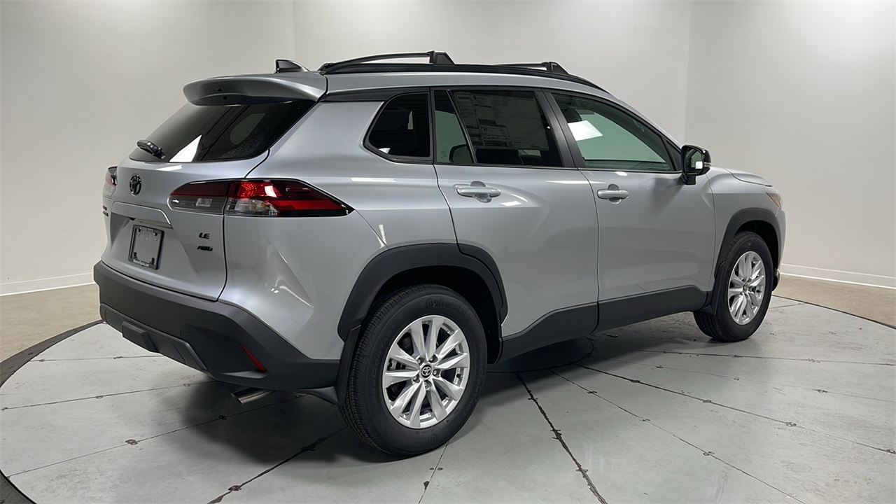 2026 Toyota Corolla Cross LE photo 5