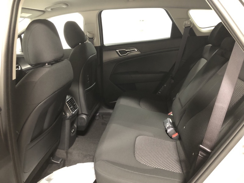 2026 Kia Sportage Hybrid photo 9