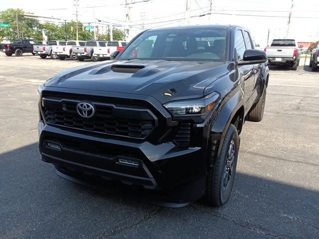 2025 Toyota Tacoma TRD Sport Double Cab photo 2