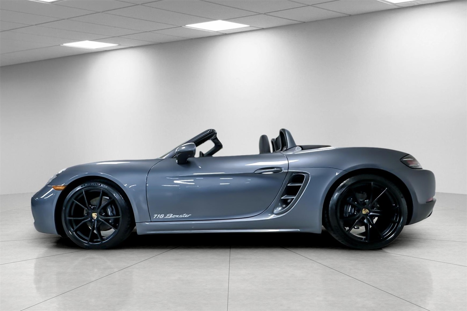 2025 Porsche Boxster Base photo 2