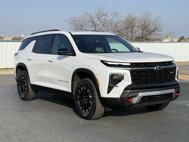 used 2025 Chevrolet Traverse car