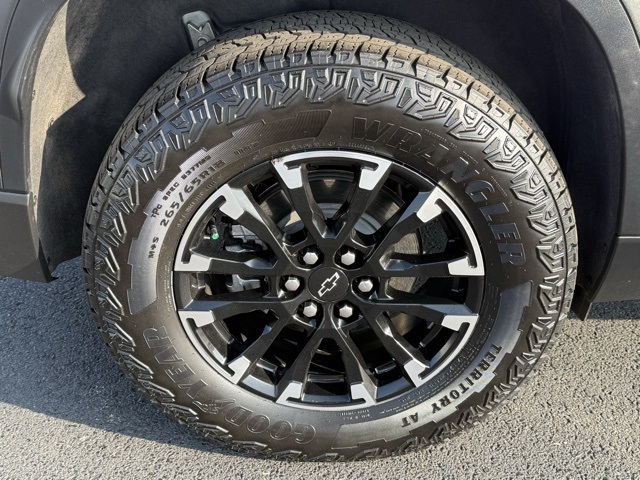 used 2025 Chevrolet Traverse car