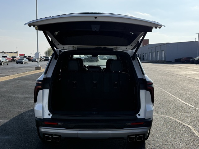 used 2025 Chevrolet Traverse car