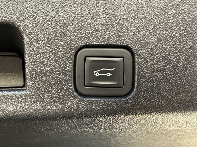 used 2025 Chevrolet Traverse car