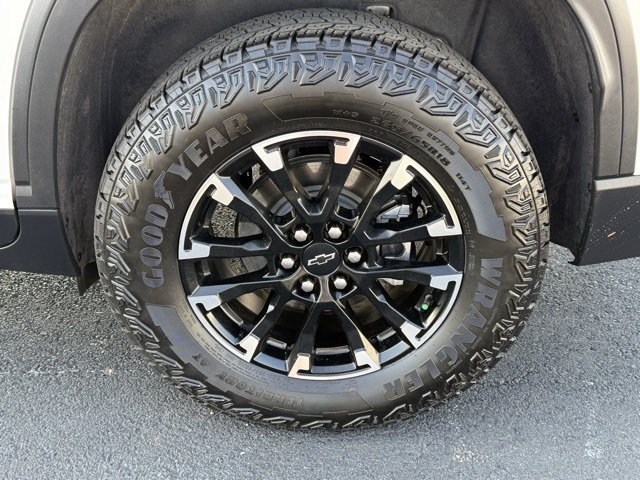 used 2025 Chevrolet Traverse car