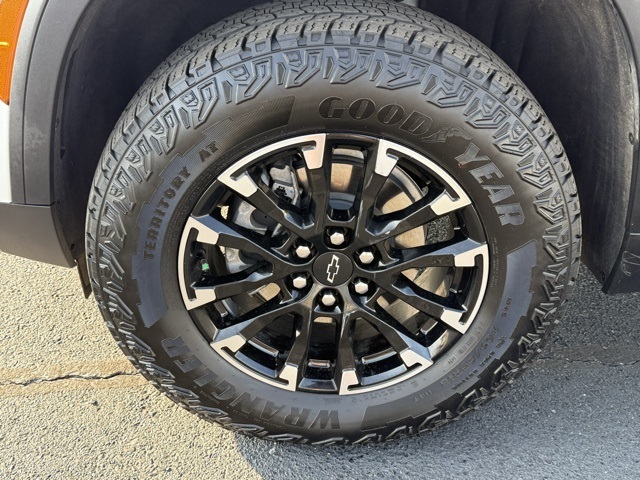 used 2025 Chevrolet Traverse car