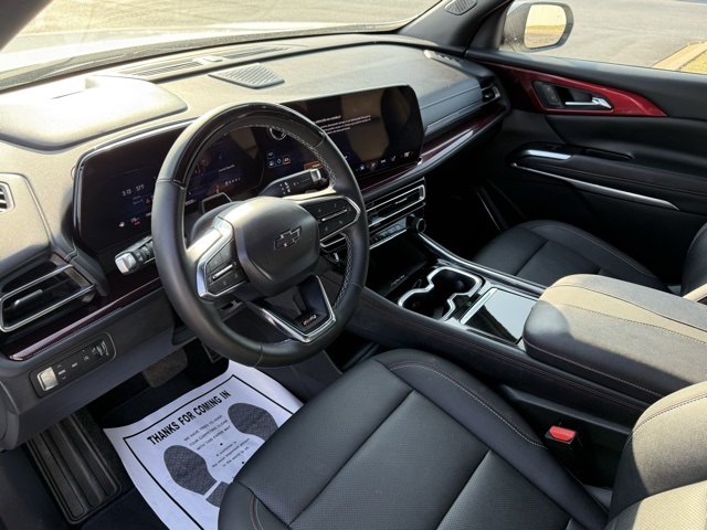 used 2025 Chevrolet Traverse car