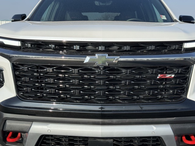 used 2025 Chevrolet Traverse car