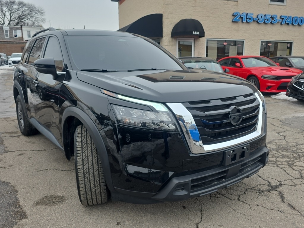 used 2025 Nissan Pathfinder car, priced at $27,895