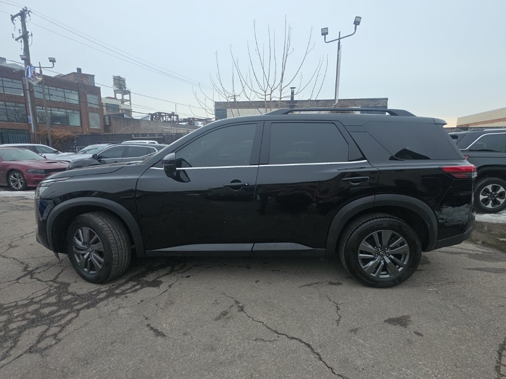 used 2025 Nissan Pathfinder car, priced at $27,895