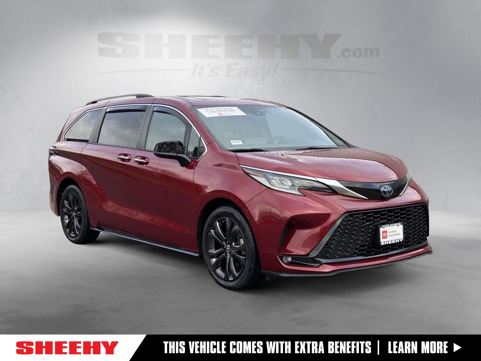 2022 Toyota Sienna XSE's photo
