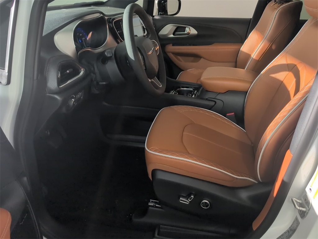 new 2025 Chrysler Pacifica car, priced at $49,995