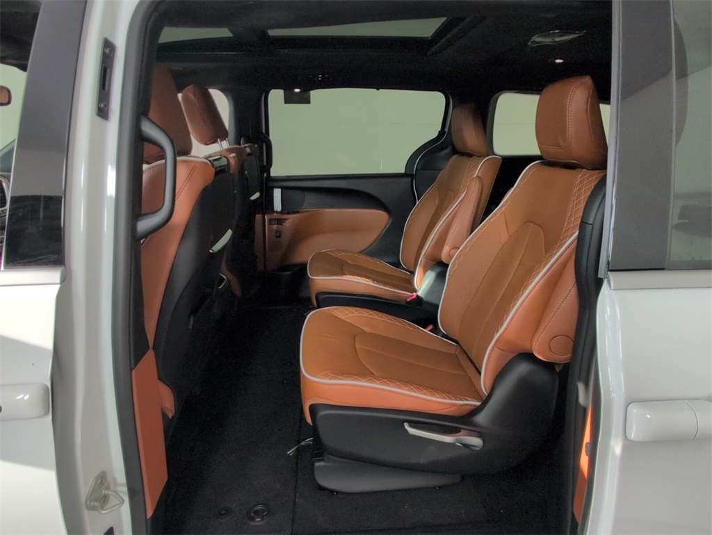 new 2025 Chrysler Pacifica car, priced at $49,995