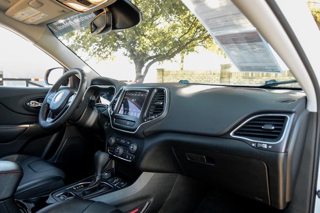 used 2022 Jeep Cherokee car, priced at $23,969