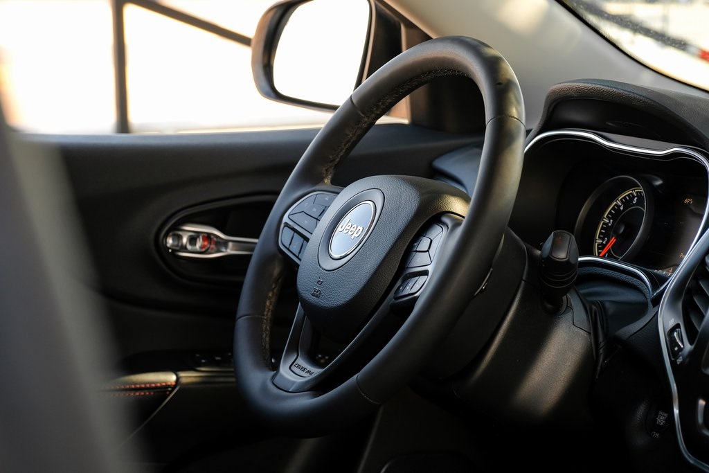 used 2022 Jeep Cherokee car, priced at $23,969