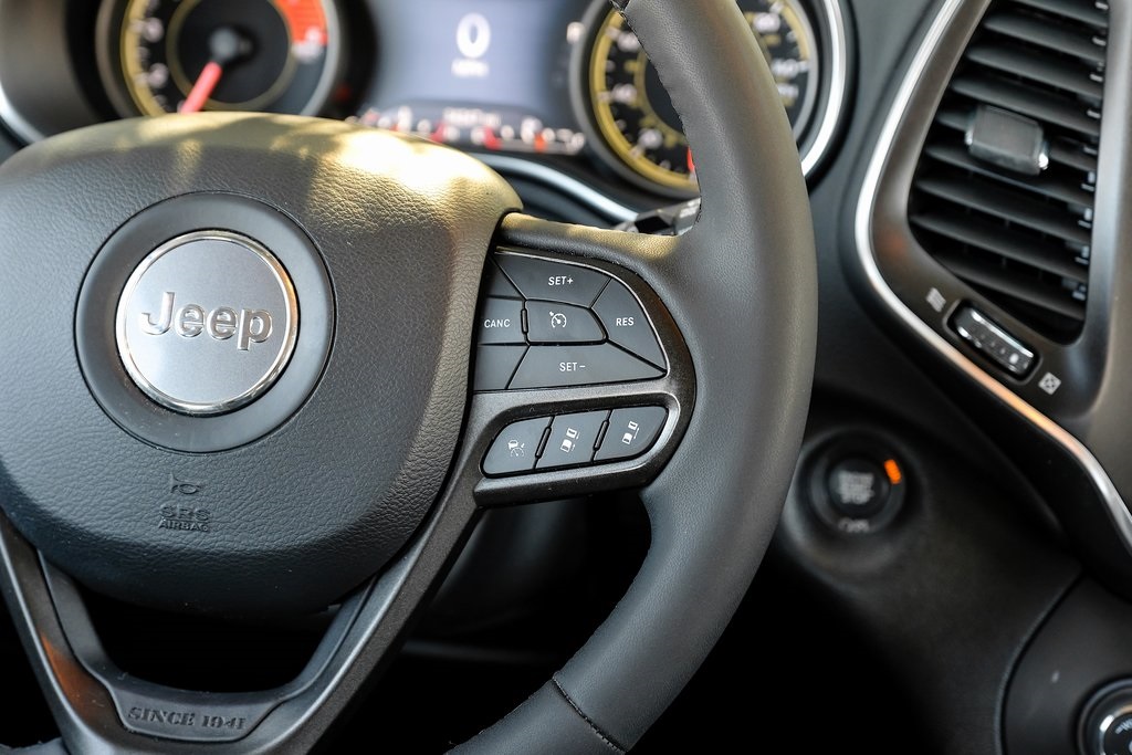 used 2022 Jeep Cherokee car, priced at $23,969