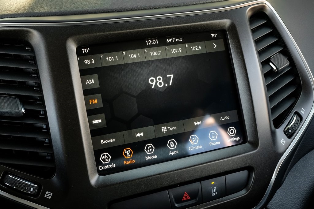 used 2022 Jeep Cherokee car, priced at $23,969