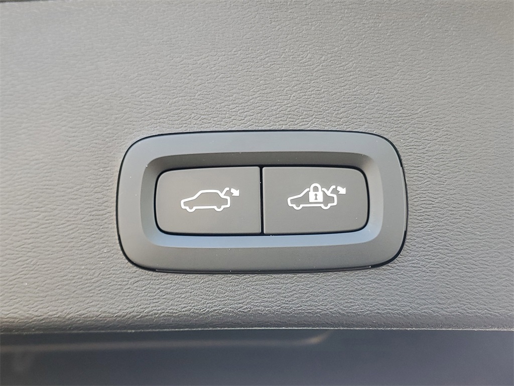 used 2025 Volvo XC40 car, priced at $28,795