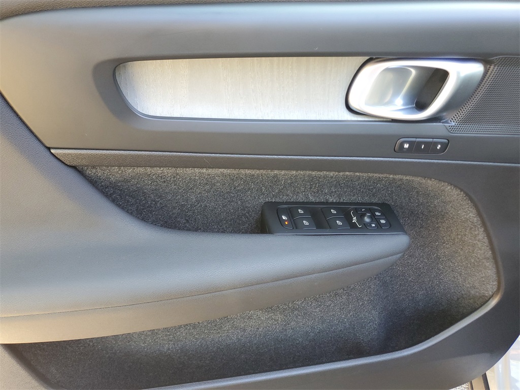 used 2025 Volvo XC40 car, priced at $28,795