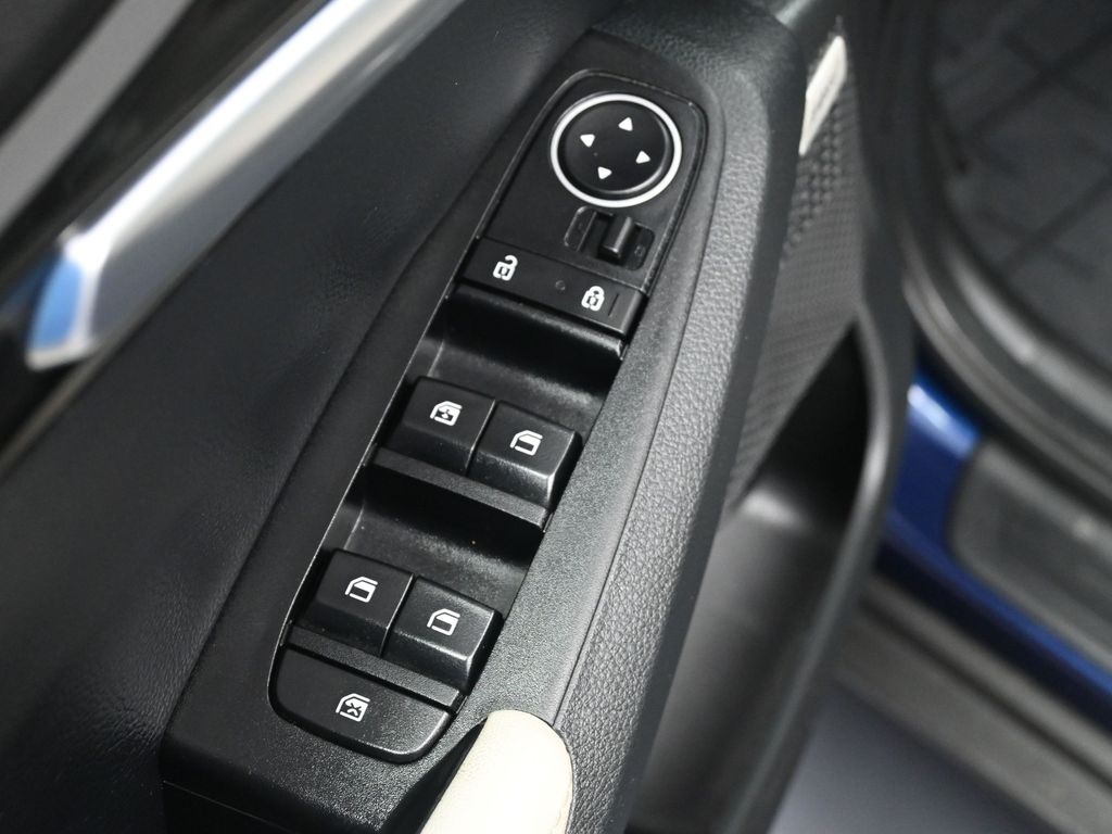 2023 Kia Seltos SX photo 10