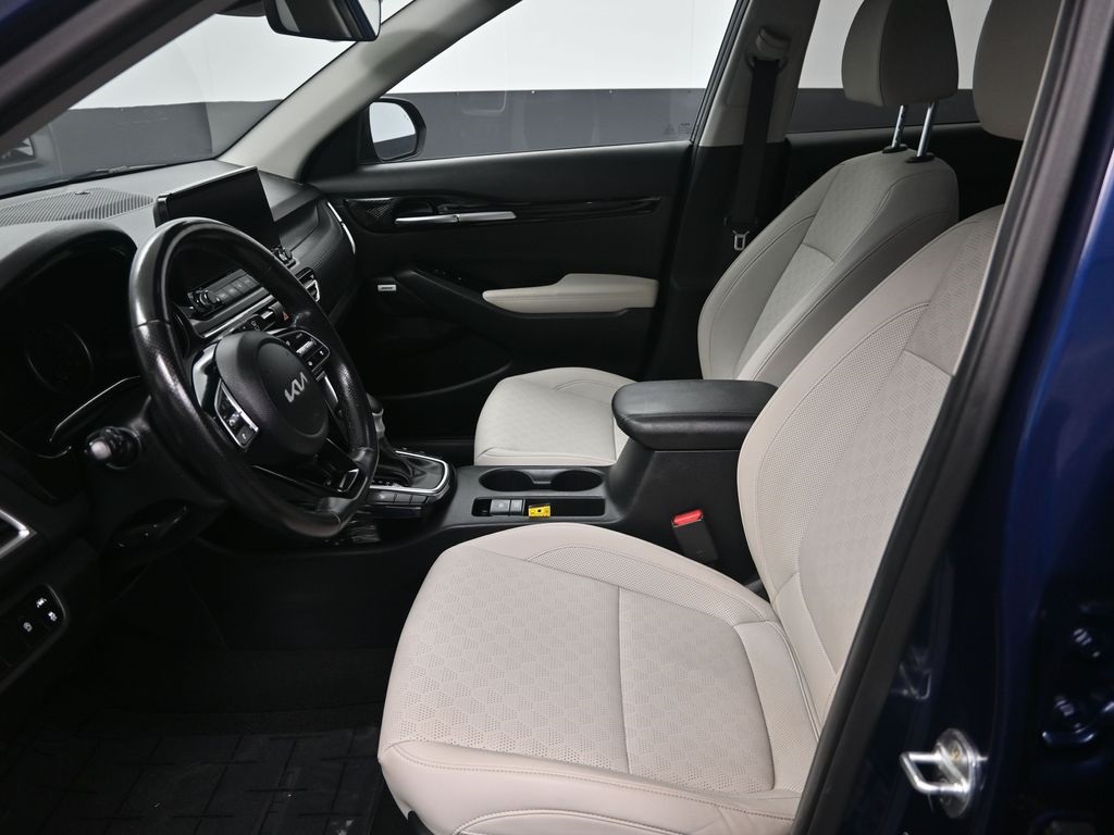 2023 Kia Seltos SX photo 14