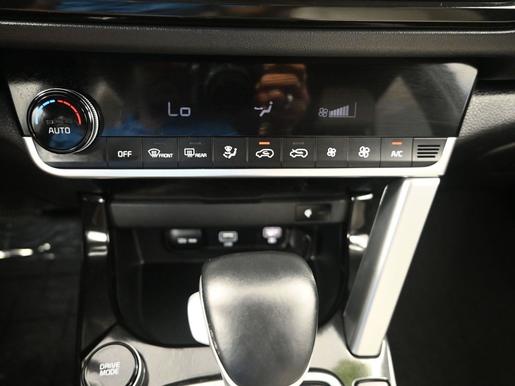 2023 Kia Seltos SX photo 22