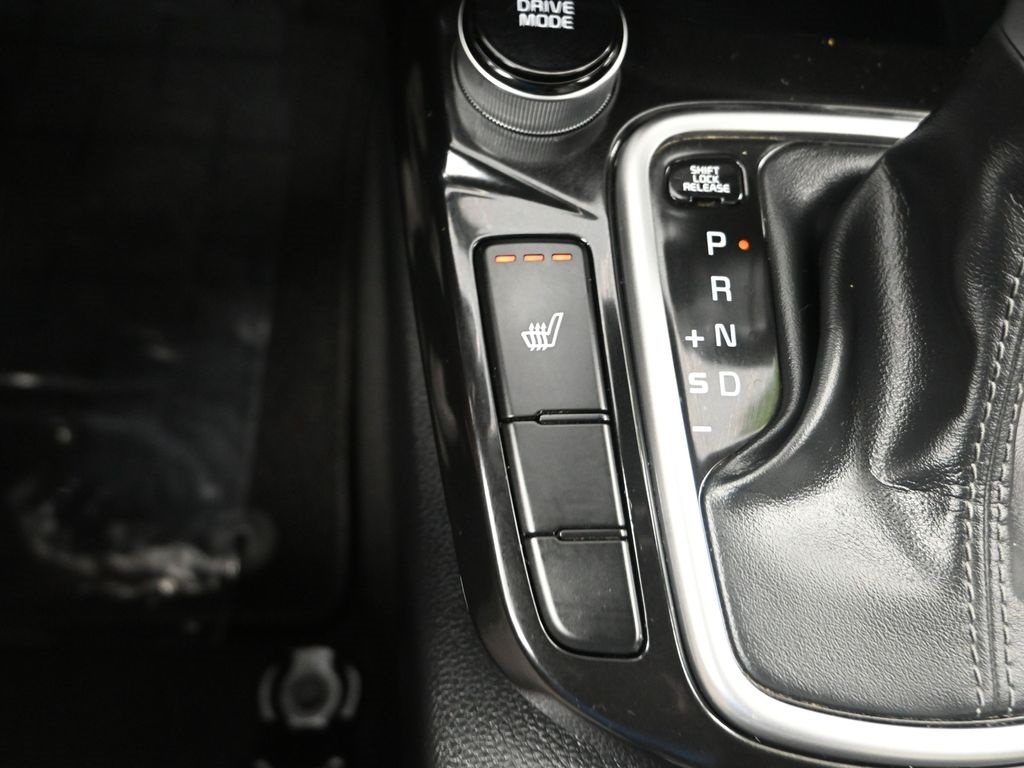 2023 Kia Seltos SX photo 23