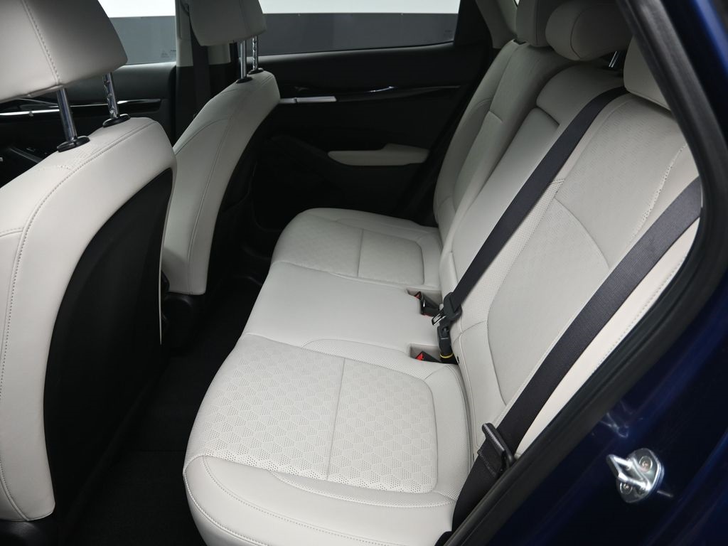 2023 Kia Seltos SX photo 28