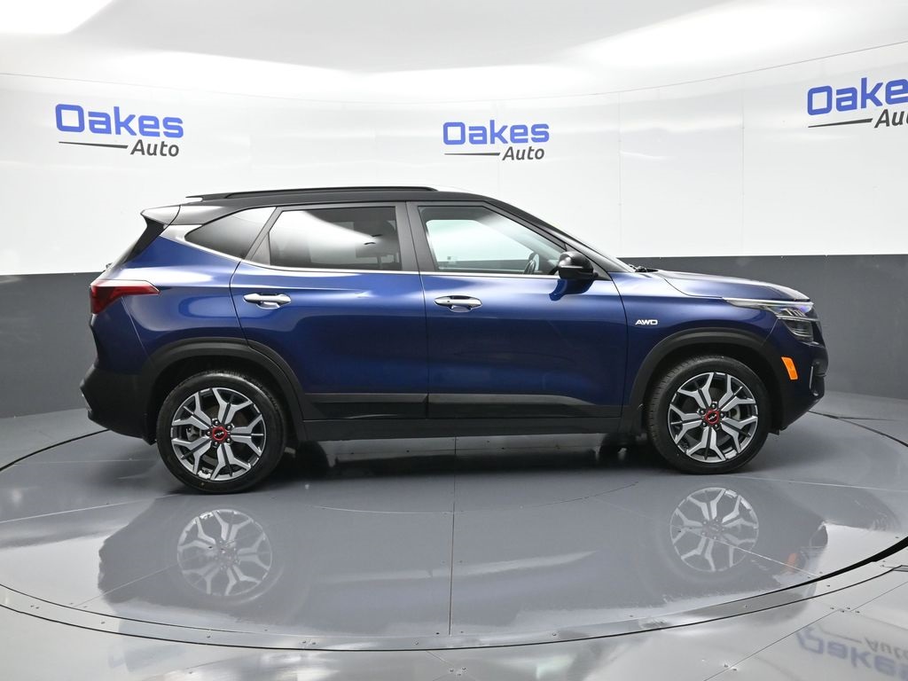 2023 Kia Seltos SX photo 8