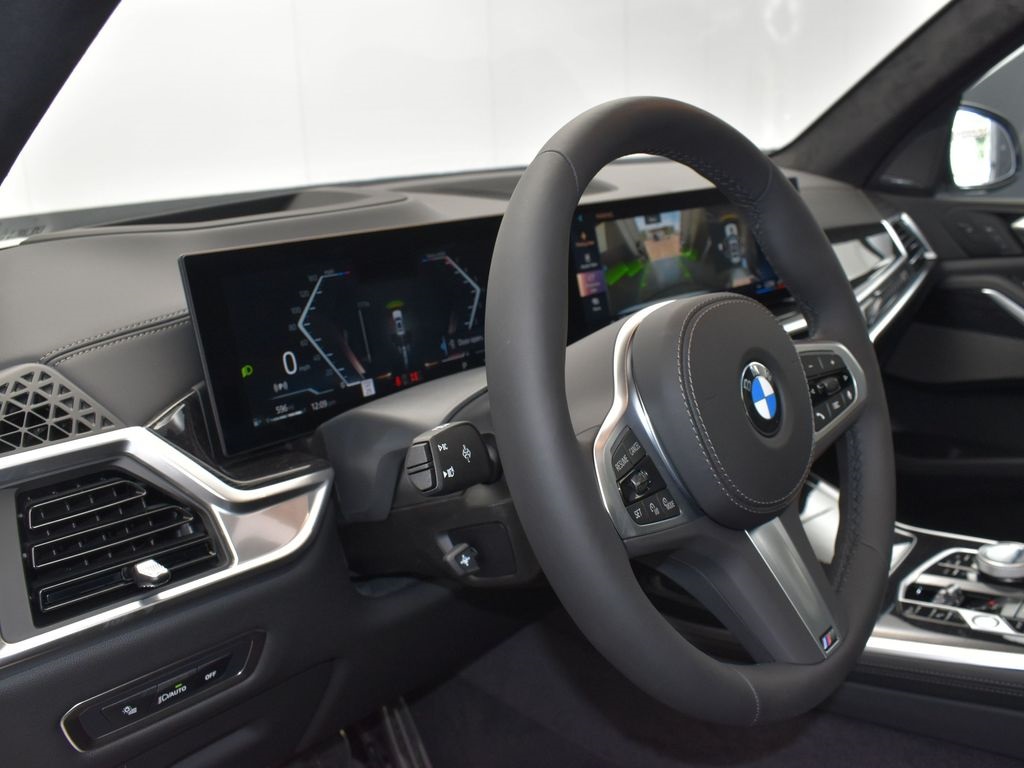 2026 Mineral White Metallic BMW X7 xDrive40i AWD SUV