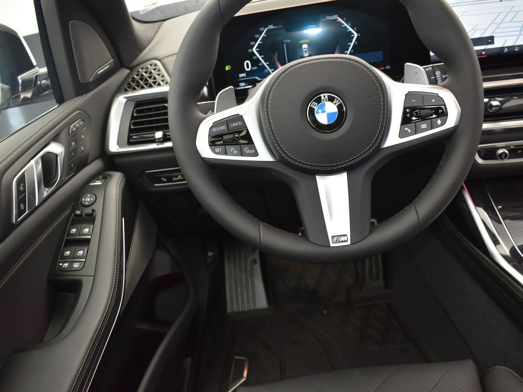 2026 Mineral White Metallic BMW X7 xDrive40i AWD SUV