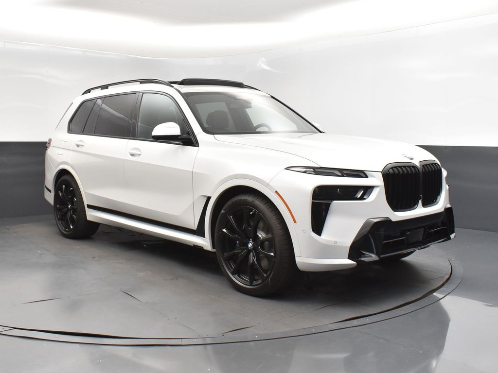 2026 Mineral White Metallic BMW X7 xDrive40i AWD SUV