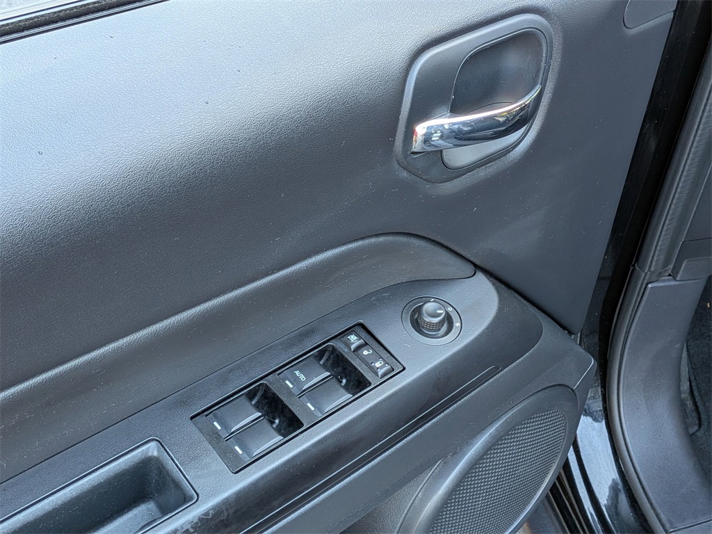 2014 Jeep Patriot High Altitude photo 10