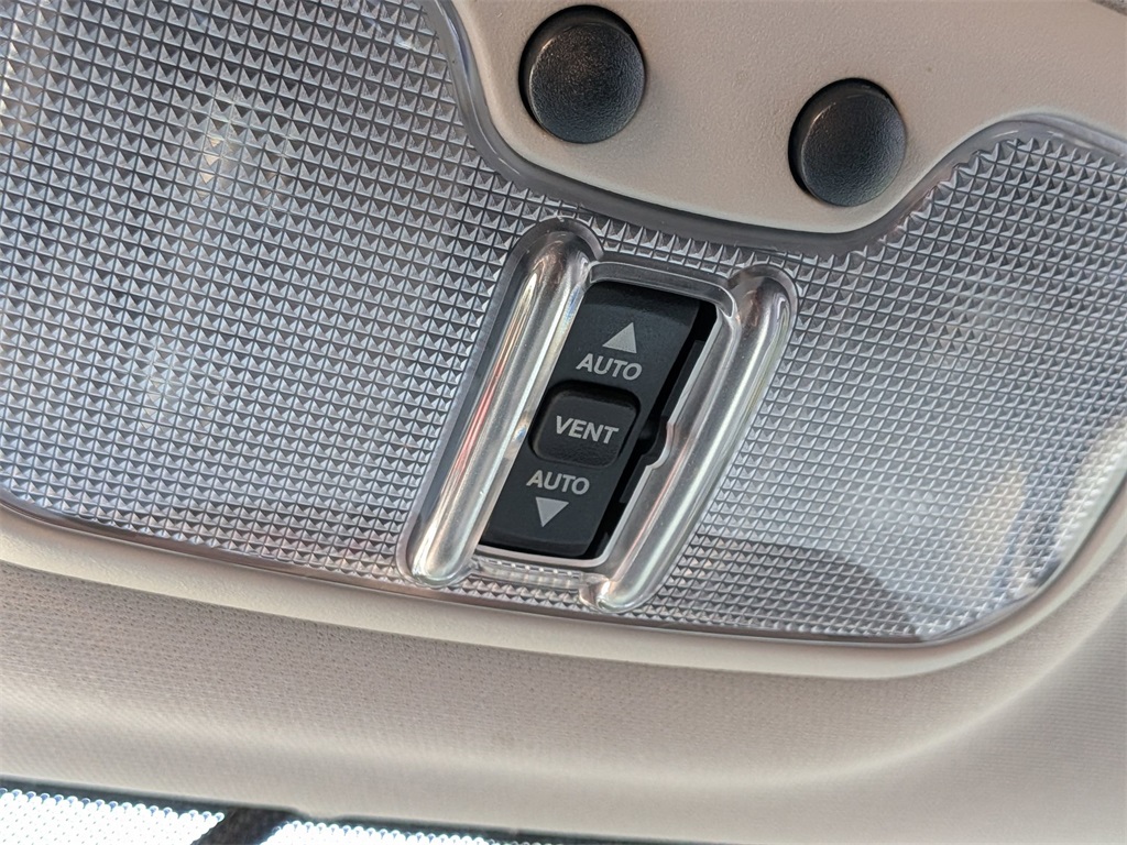 2014 Jeep Patriot High Altitude photo 17