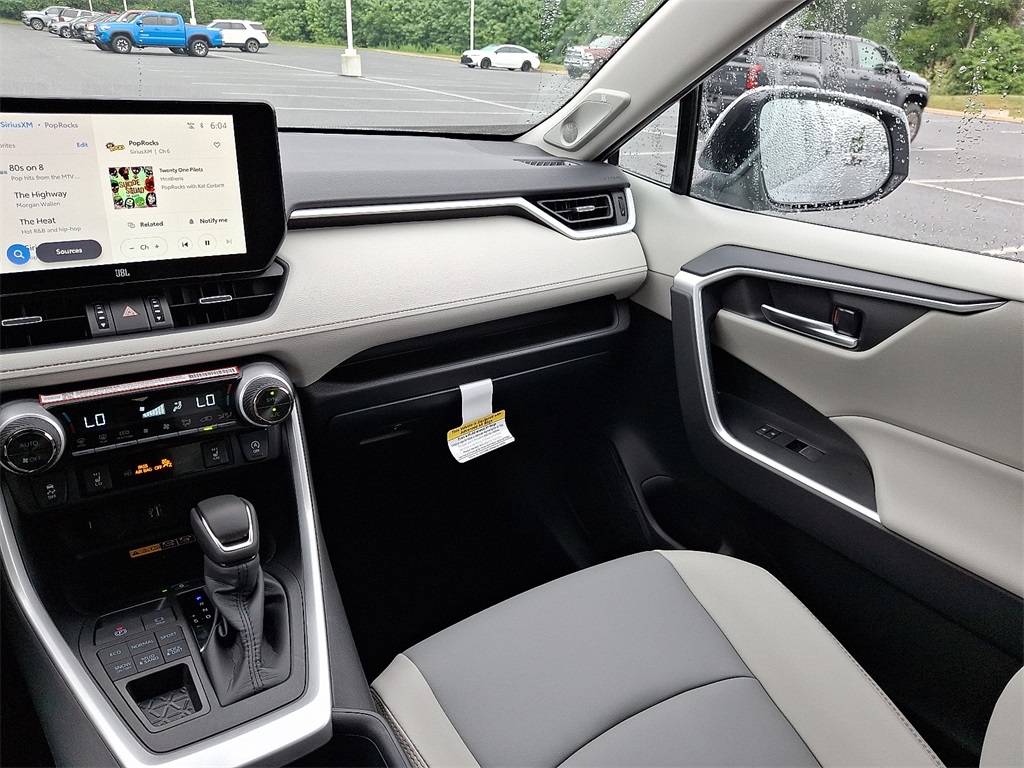 2025 Toyota RAV4 XLE Premium photo 7