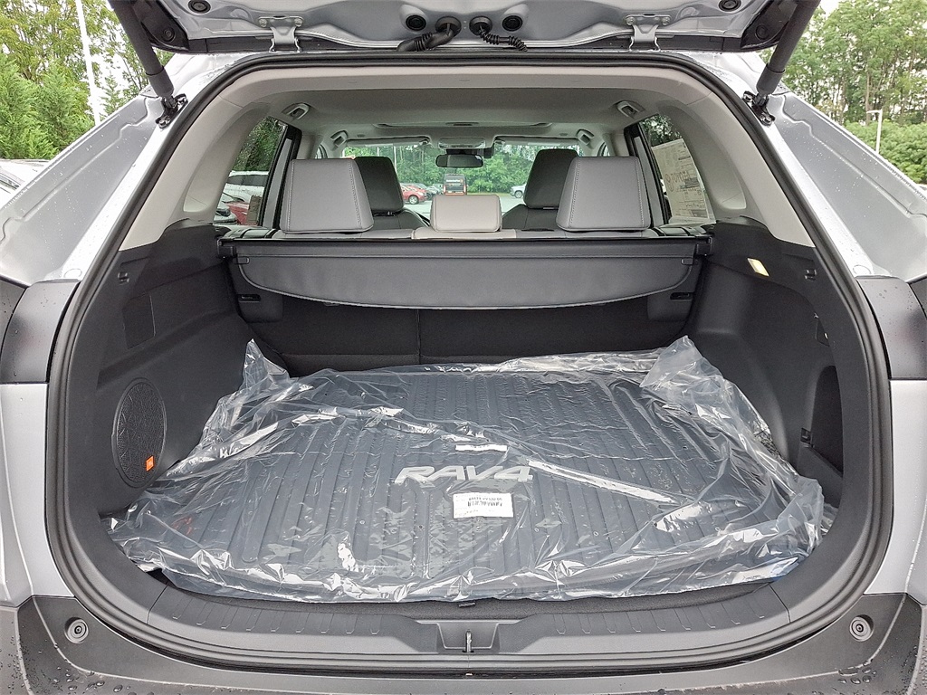 2025 Toyota RAV4 XLE Premium photo 16