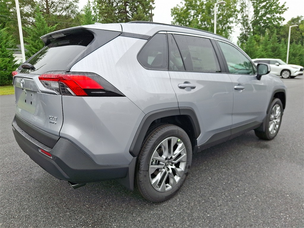 2025 Toyota RAV4 XLE Premium photo 3