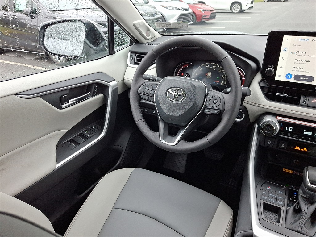 2025 Toyota RAV4 XLE Premium photo 5