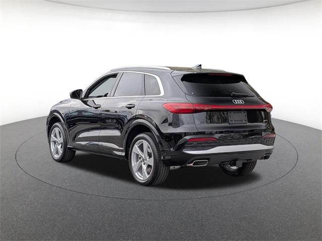 new 2025 Audi Q5 car, priced at $61,950