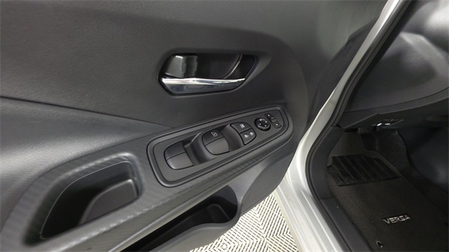 2025 Brilliant Silver Metallic Nissan Versa 1.6 SV FWD Sedan