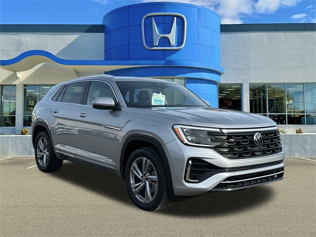 2024 Volkswagen Atlas Cross Sport SEL R-LINE's photo