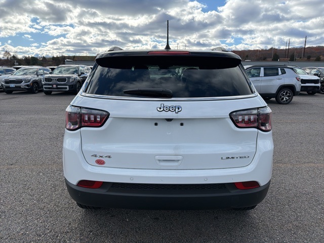 2026 Jeep Compass Limited photo 2