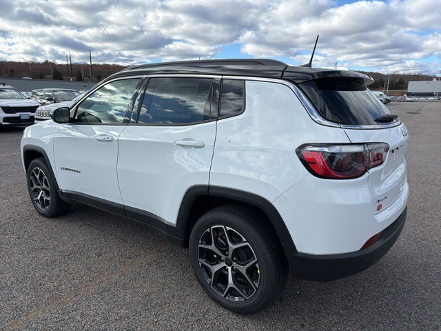 2026 Jeep Compass Limited photo 3