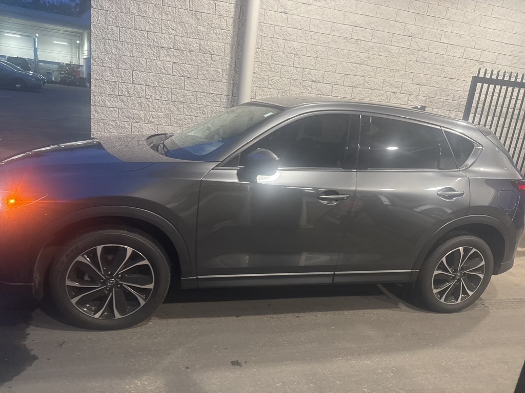 2023 Mazda CX-5 2.5 Premium Plus photo 3