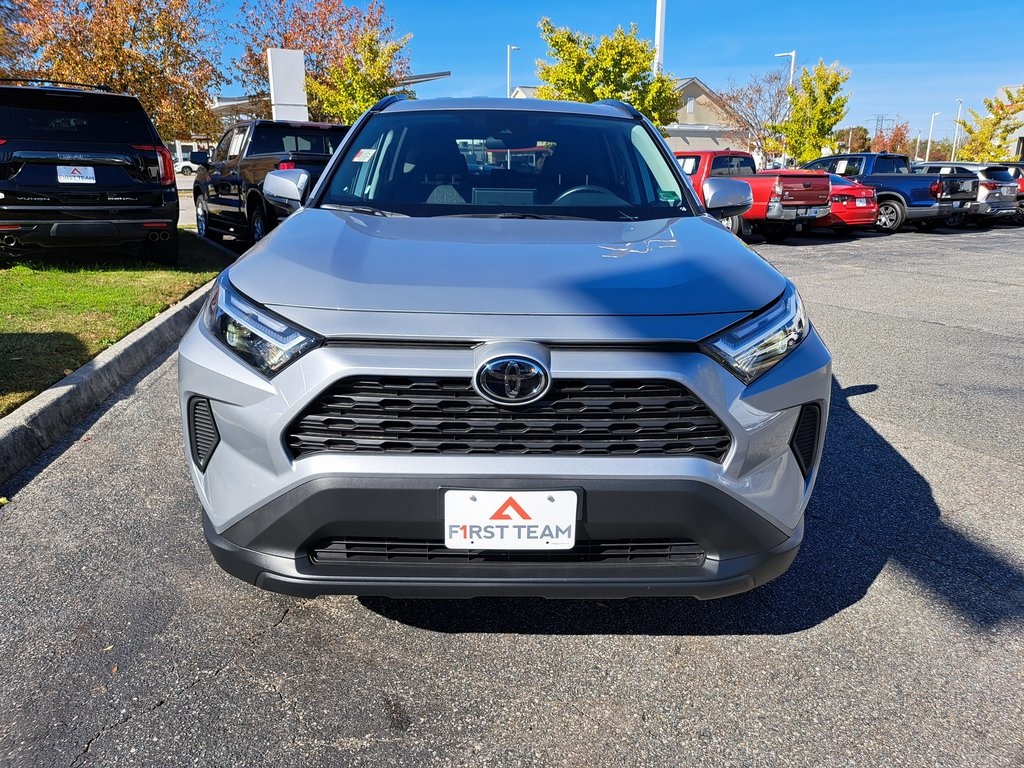 2025 Toyota RAV4 XLE photo 2